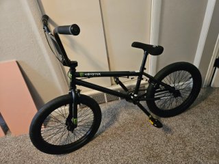 Bicicleta BMX Hyper Monster X Pro 20