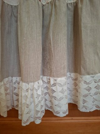 Gonna lunga beige con pizzo e paillettes