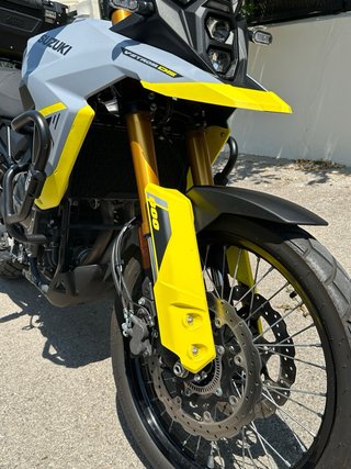 Suzuki V-Strom 800 DE 9000km con garantía
