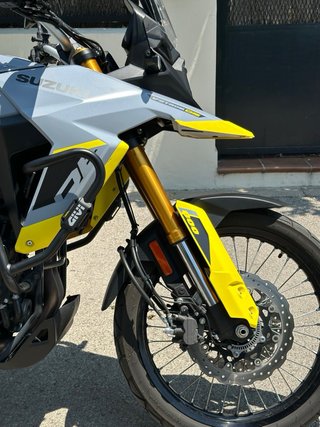Suzuki V-Strom 800 DE 9000km con garantía