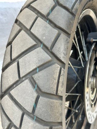 Suzuki V-Strom 800 DE 9000km con garantía