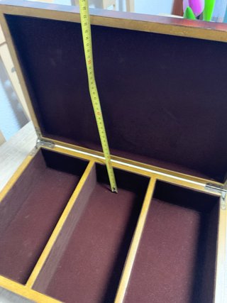 Caja de Madera Decorada Marrón y Amarilla