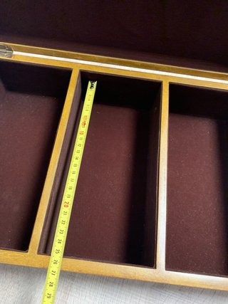 Caja de Madera Decorada Marrón y Amarilla