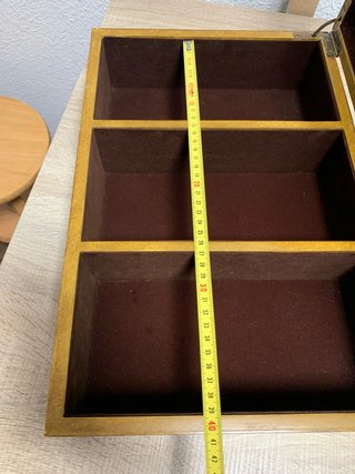 Caja de Madera Decorada Marrón y Amarilla