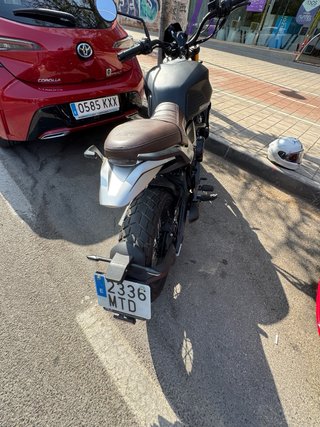 Morini SeiemmezzO SCR Moto Naked Negra
