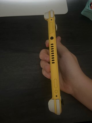 Nintendo Switch Lite Giallo