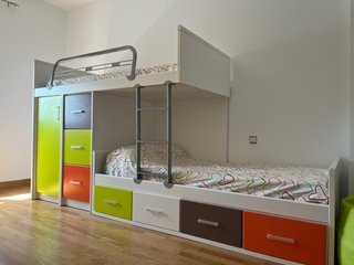 Dormitorio juvenil completo litera y armario