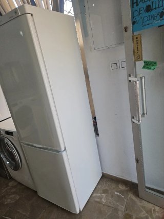 Nevera blanca de 2 puertas
