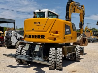 Excavadora de ruedas Liebherr A910 Compact