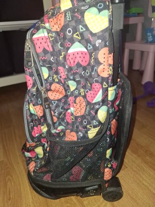 Mochila de ruedas con figuras