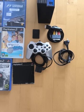 Console PlayStation 2 con 11 giochi