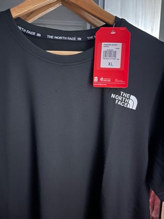 Camiseta técnica The North Face negra
