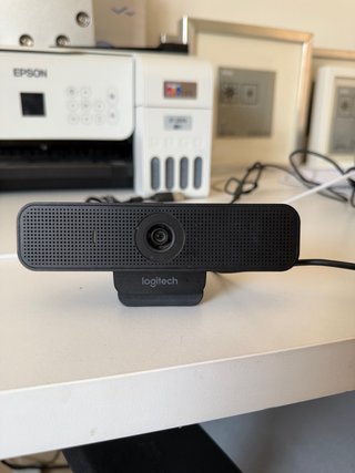 Webcam Logitech Full HD Micrófono Integrado