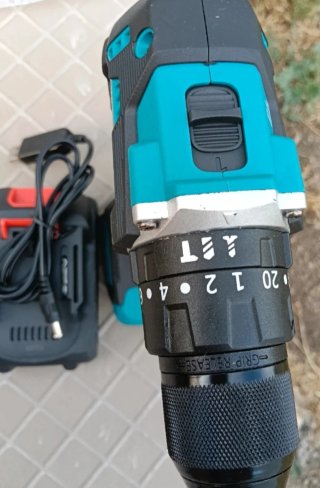Taladro Makita DDF487 + Batería 21V + Cargador USB