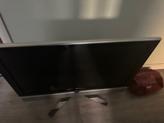 Televisor Loewe 40 Negro y Plata