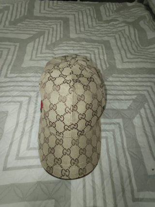 Gorra Gucci Beige con detalles