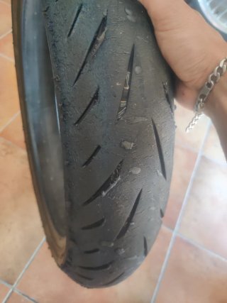 Neumáticos Bridgestone S22 Delantero y Trasero