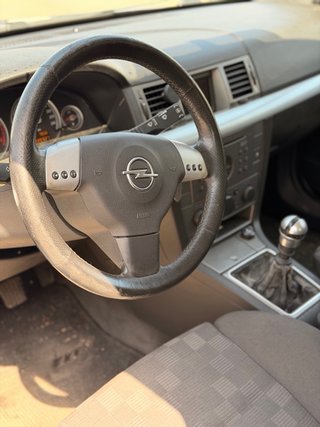 Opel Vectra GTS 2.2 DTi 16v