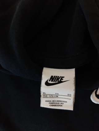 Felpa Nike Grigia con Cappuccio e Tasca