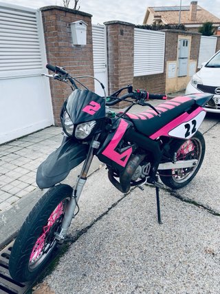 Derbi Senda R 74cc Negra y Rosa