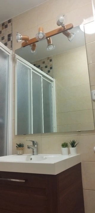 Mueble de baño madera y cristal
