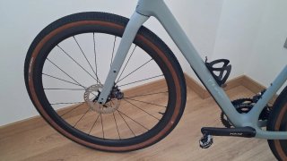 Bicicleta Gravel Cube