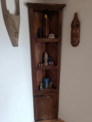 Mueble esquinero de madera