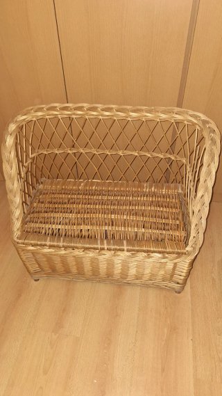 Baúl sofá mimbre y madera