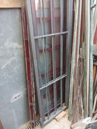 Reja de puerta hierro 64 más 64..y 212 alto