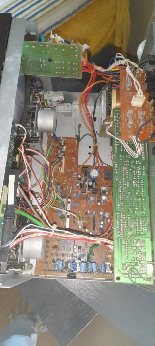 Amplificador Fisher PD M57 y Tocadiscos MT M67