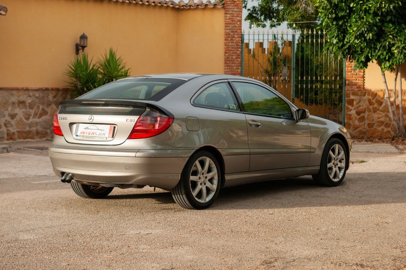 Mercedes-Benz Clase C C 220 CDI Sportcoupé 2003, foto 6