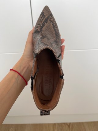 Botines tacón piel serpiente beige y marrón