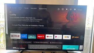 TV Philips 55' con golpe lateral.