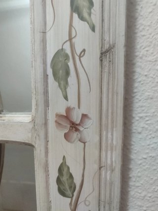Espejo y mueble de entrada dorado y blanco