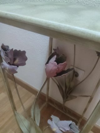 Espejo y mueble de entrada dorado y blanco