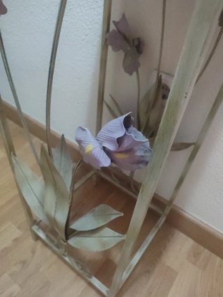 Espejo y mueble de entrada dorado y blanco