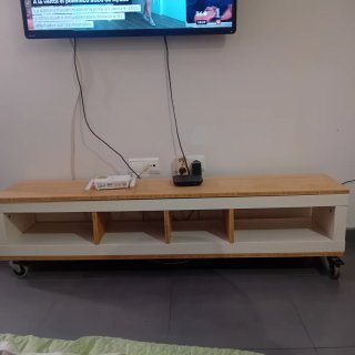 Mueble  madera le falta la base de atrás
