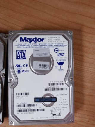 2 Discos Duros Maxtor y Seagate 160GB y 80GB