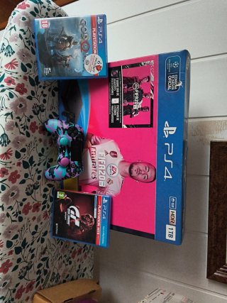 Consola PS4 Slim 1TB