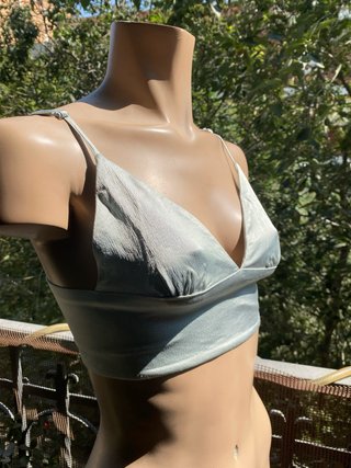 Top Zara verde satinado