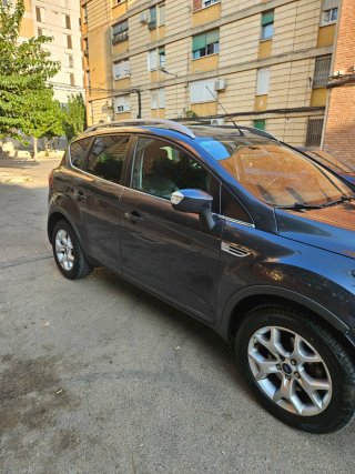 Ford Kuga SUV Gris Oscuro