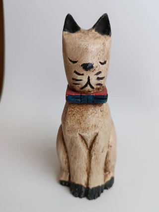 Figura gato madera sentado
