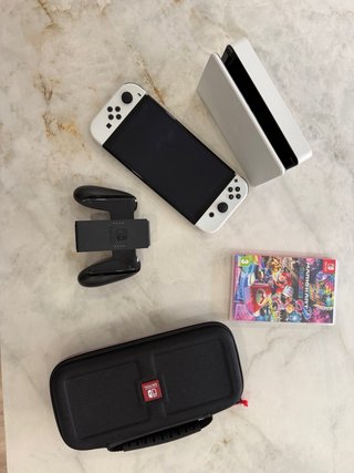 Nintendo Switch OLED Bianca e Nera