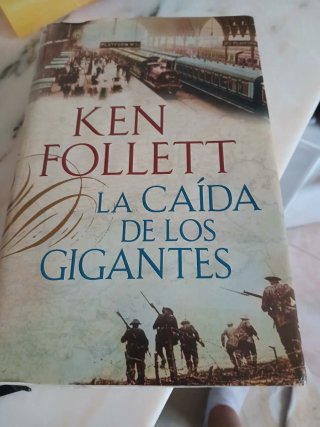 Novela de Ken Follett: " La caída de los gigantes"
