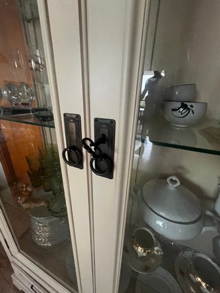 Vitrina de cristal y madera