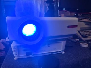 Proyector Billow XP100WXGA 3200 lúmenes