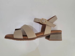 Sandalias Kaola Piel T38 Beige y Blanco