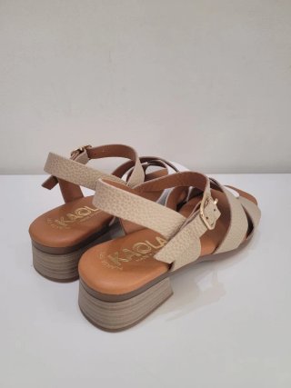 Sandalias Kaola Piel T38 Beige y Blanco