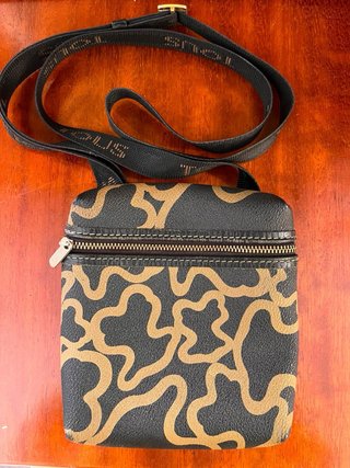 Bolso bandolera de la marca TOUS. 16x18 cm
