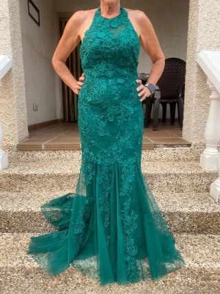 Vestido de Madrina verde con encaje